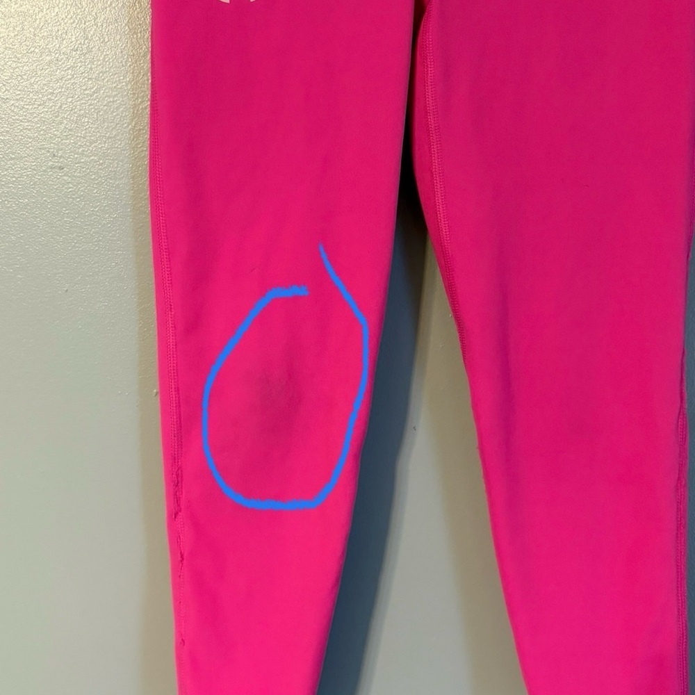 Under Armour Vibrant Pink Athletic set size:M - Picture 8 of 8